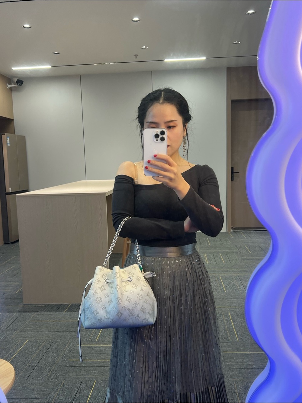 Louis Vuitton Bella Bucket bag in gradient blue&white Mahina calfskin